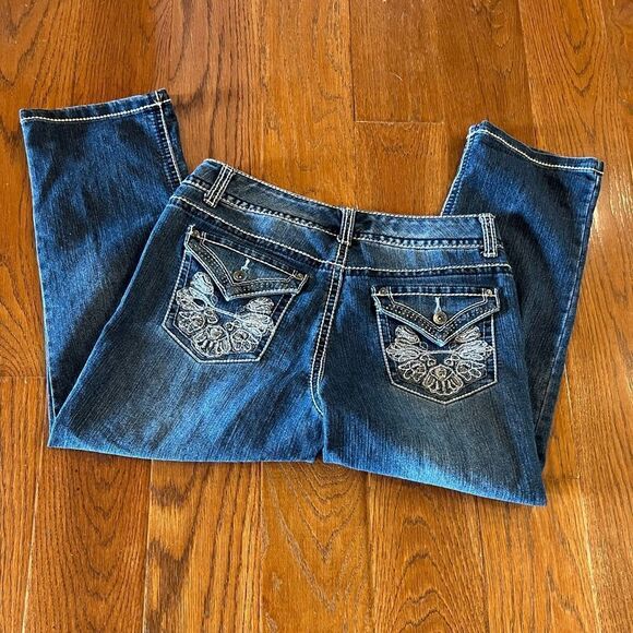 Gorgeous Nine West rhinestone embellished date night capris size 30/10 - Picture 1 of 8